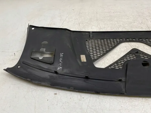 Porsche Macan Frontgurtabdeckung OEM 95B805806G image 3