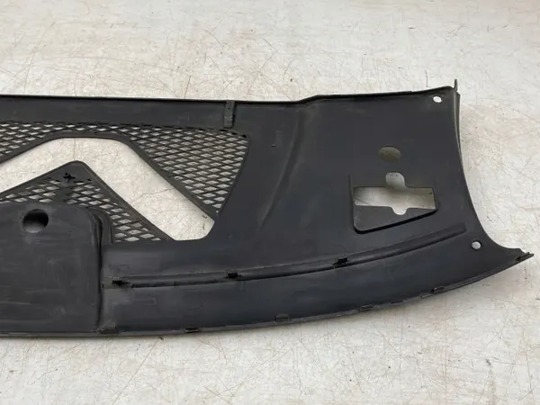 Porsche Macan Frontgurtabdeckung OEM 95B805806G image 4