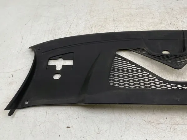 Porsche Macan Frontgurtabdeckung OEM 95B805806G image 5