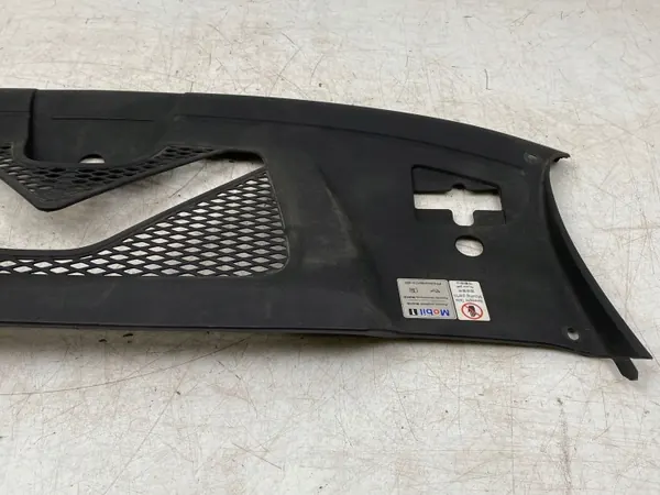 Porsche Macan Frontgurtabdeckung OEM 95B805806G image 6