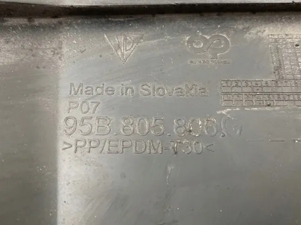 Porsche Macan Frontgurtabdeckung OEM 95B805806G image 7