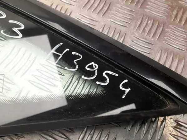 Vitre latérale arrière gauche OEM 4H4845299 pour Audi A8 image 3