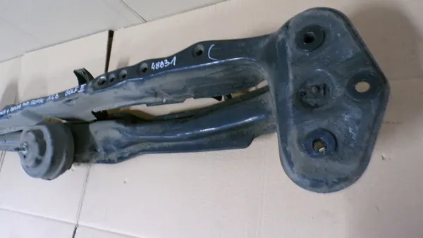 Suporte de Radiador GOLF II 191199171C image 6