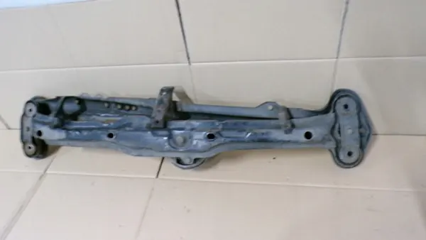 Suporte de Radiador GOLF II 191199171C image 8