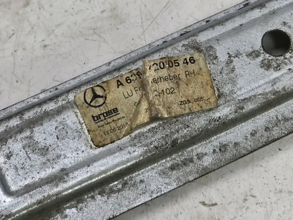 Mecanismo de elevador de vidro direito dianteiro VITO VIANO W639 A6397200546 image 6