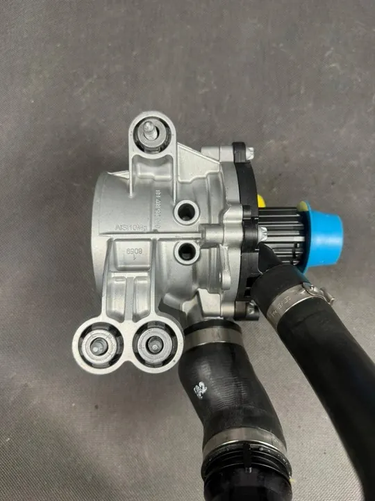 Vattenpump Mercedes C-Klass W206, S206, X254, C254, W214 A2542003000 image 6