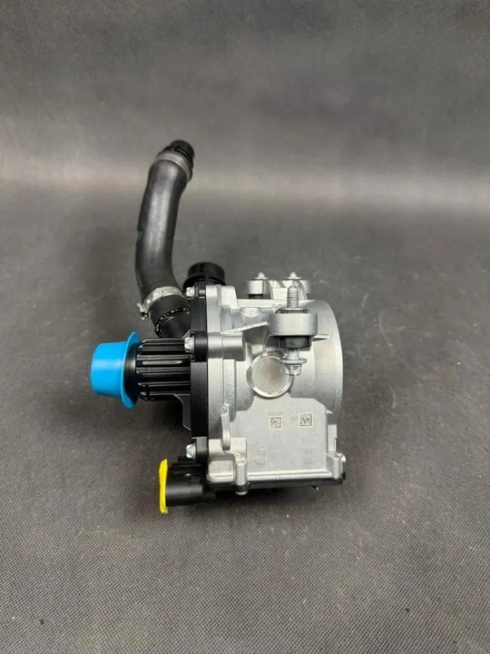Vattenpump Mercedes C-Klass W206, S206, X254, C254, W214 A2542003000 image 9
