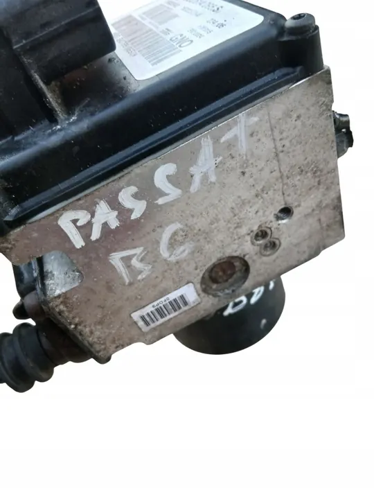 Pompe ABS Passat B6 image 3