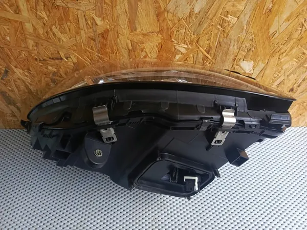 Rechter voorlamp Mercedes W205 C-Klasse Full LED A2059068801 image 10