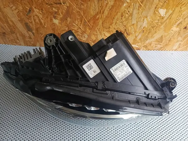 Rechter voorlamp Mercedes W205 C-Klasse Full LED A2059068801 image 4