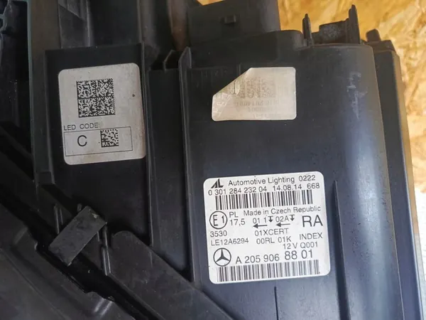 Rechter voorlamp Mercedes W205 C-Klasse Full LED A2059068801 image 5