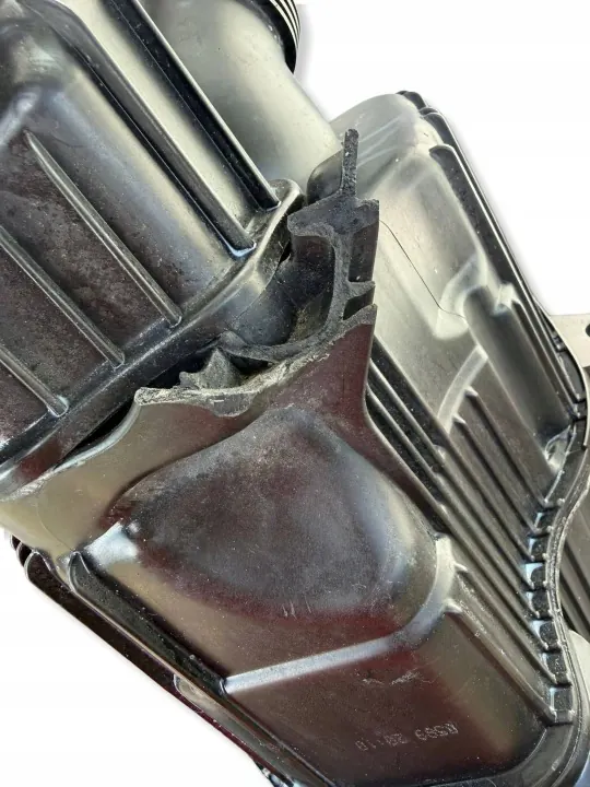 Alfa Romeo Luftfilterhus OEM 50525498 image 6