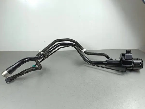 Subaru Forester Tankstutzen OEM 42072FN010 image 2