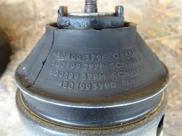 Soporte de motor AUDI RS4 B5 2.7T 00-01 8D0199379AD image 4