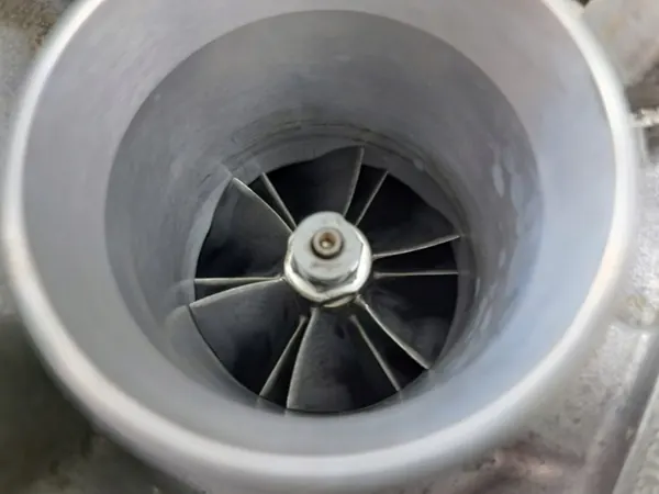 Turbocompressor usado OEM 03L253010F VW 2.0 TDI image 10
