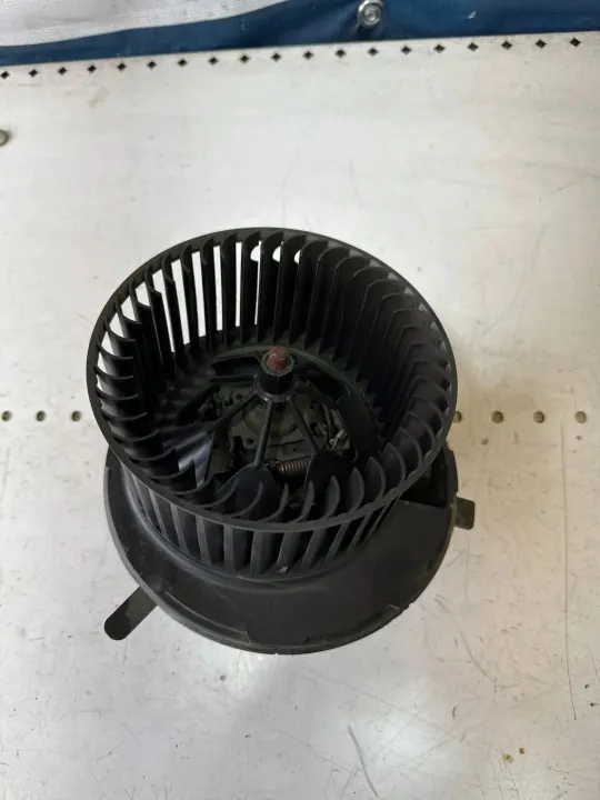 Begagnad VW fläkt OEM 1K1819015 för Touran image 2