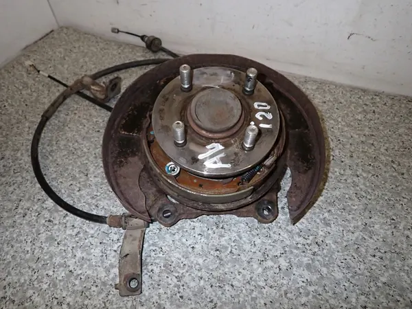 Plaque d'ancrage arrière gauche HYUNDAI i20 08-12 image 4