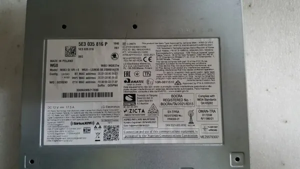 Skoda Octavia IV Radio OEM 5E3035816P - Begagnad image 10
