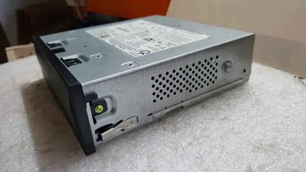 Skoda Octavia IV Radio OEM 5E3035816P - Begagnad image 3