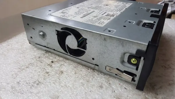 Skoda Octavia IV Radio OEM 5E3035816P - Begagnad image 4