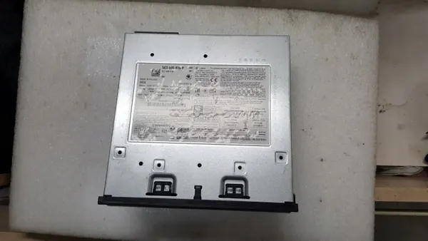 Skoda Octavia IV Radio OEM 5E3035816P - Begagnad image 6