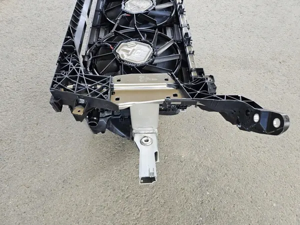 Conjunto de Radiadores Ventiladores Viga Frontal Audi RS7 4K image 10