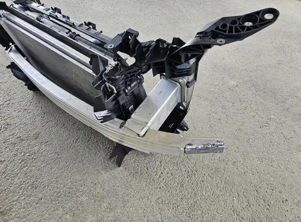 Conjunto de Radiadores Ventiladores Viga Frontal Audi RS7 4K image 5