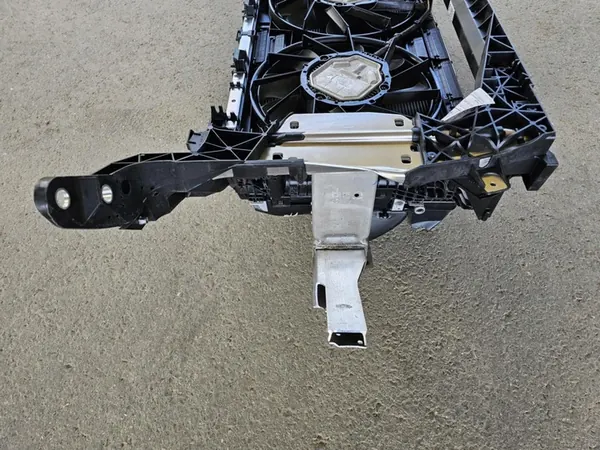 Conjunto de Radiadores Ventiladores Viga Frontal Audi RS7 4K image 8