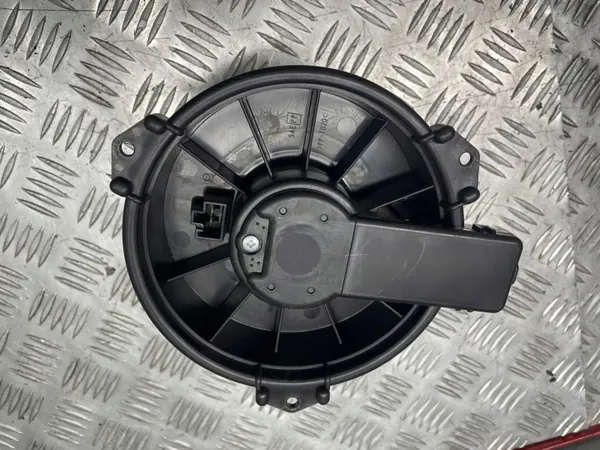 OEM 75232145 Matkustamon tuuletin Daihatsu Cuorelle image 5