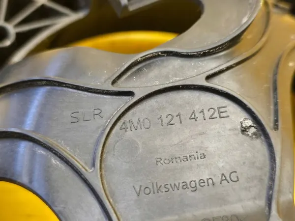 Base de tanque de nivelamento OEM 4M0121412E Audi OE image 6
