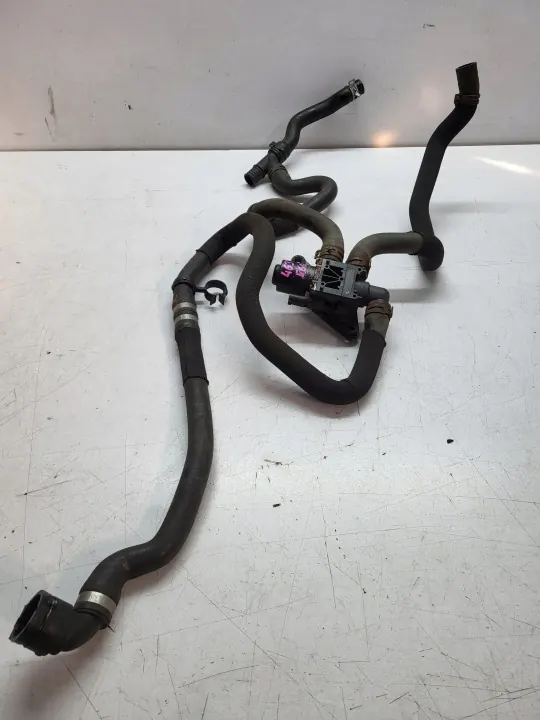BMW E60 E61 Waterpomp Slang OEM 6911797 image 2