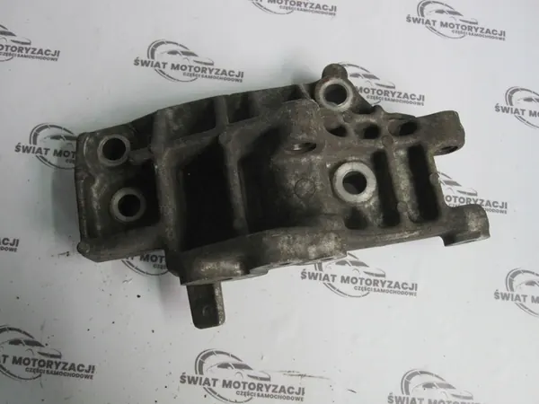 Renault Master 2.8 DTI Engine Mount 7700300376 image 2