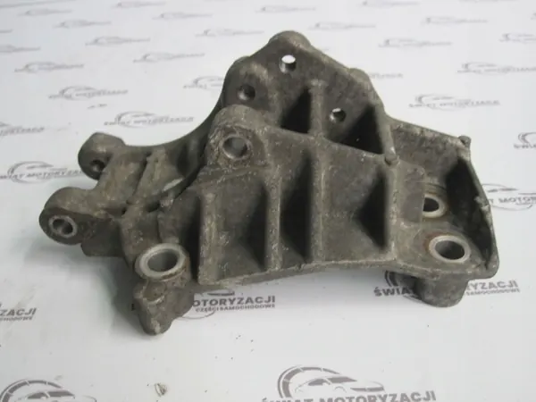 Renault Master 2.8 DTI Engine Mount 7700300376 image 3