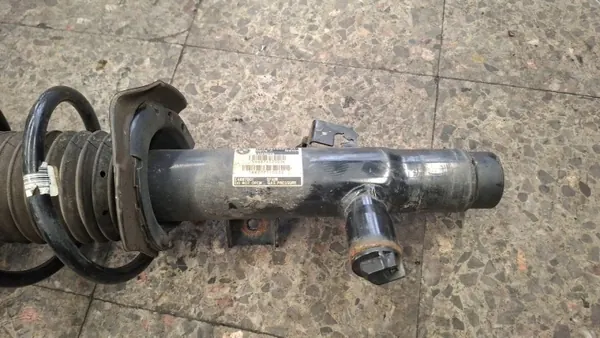 Amortiguador Delantero BMW F31 LCI OEM 6874520 Derecho image 3