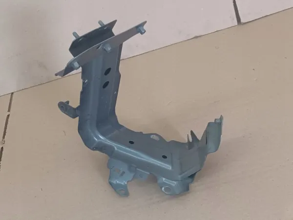 Support de garde-boue avant gauche Audi Q7 OEM 4M0821137B image 3