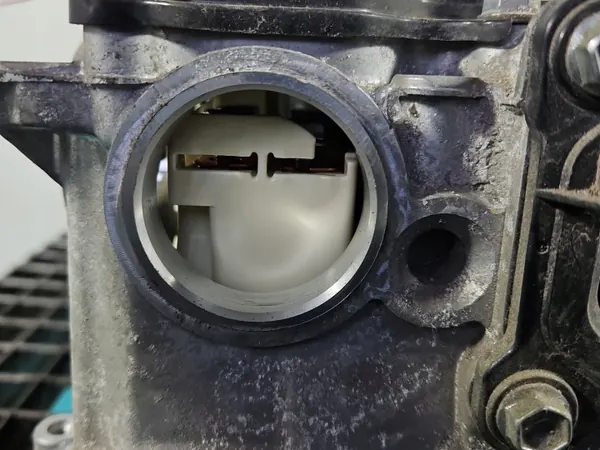 Toyota Auris II Invertteri OEM G9200-47190 image 5