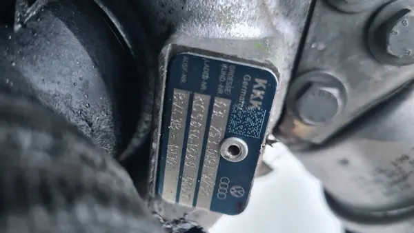 VW Golf VI 2.0 TDI Turbo 03L253019J image 5