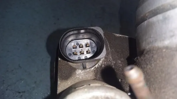 AUDI A4 B5 LIFT 1.6B Corpo de borboleta 06B133062F image 5