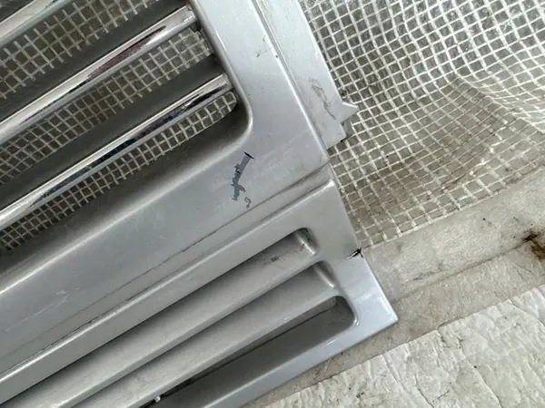 MERCEDES GKLASA W463 GRILL image 2