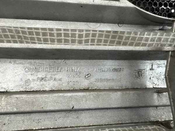 MERCEDES GKLASA W463 GRILL image 4