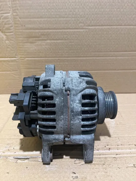 Vaihtovirtageneraattori Renault Modus 1.4 OE 8200325823 image 3