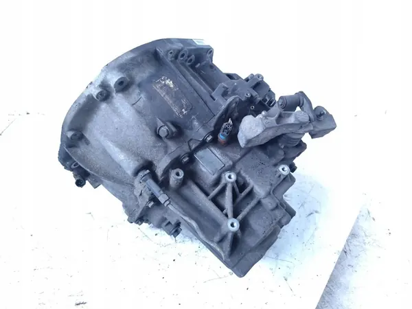 Renault Grand Scenic Manuaalivaihteisto 6-vaihdetta Diesel 1.9 dCi image 3