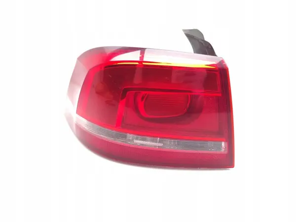VW Passat Luz Trasera Izquierda 2012 Sedán 3AE945095F image 2