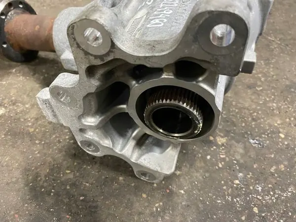 Redutor angular Volvo XC90 OEM 32249460 image 3