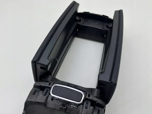 Mercedes GLB W247 middenconsole armsteun OEM image 10