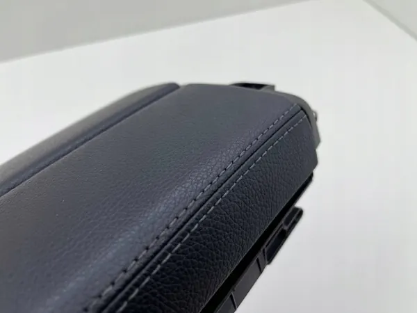 Mercedes GLB W247 middenconsole armsteun OEM image 6