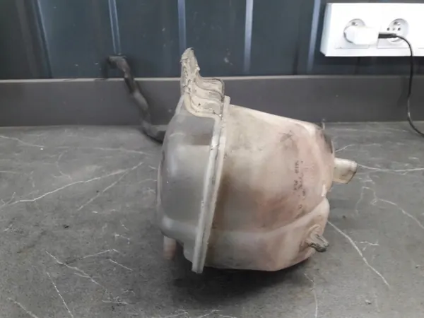 Audi A8 D3 3.0 TDI Ausgleichsbehälter 4E0121403C image 4