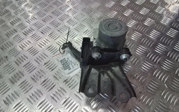 Bomba ABS Toyota OEM 445400D510 - Usado image 4