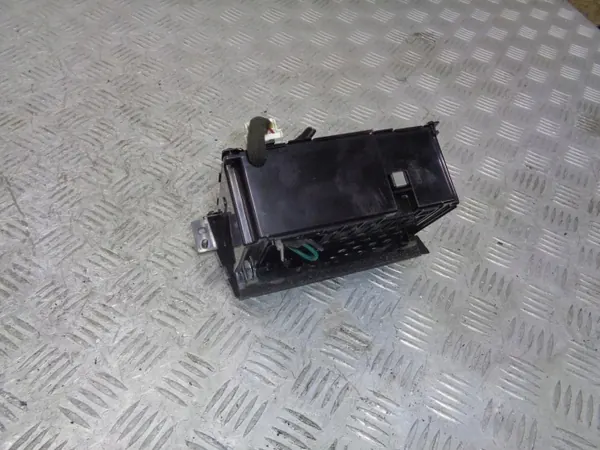 Kia OEM 84550-1H100 Tuhkakuppi Pro Ceed 2006- image 3