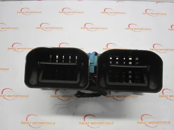 Grille de ventilation centrale Mercedes C-Class S204 W204 OEM A2049307454 image 3